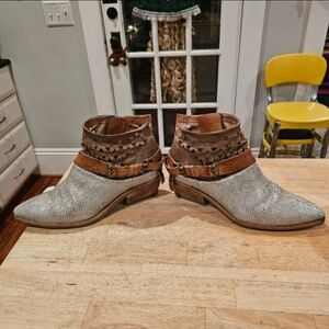 SALE! A.S.98 New Silver Snake Booties EU 42